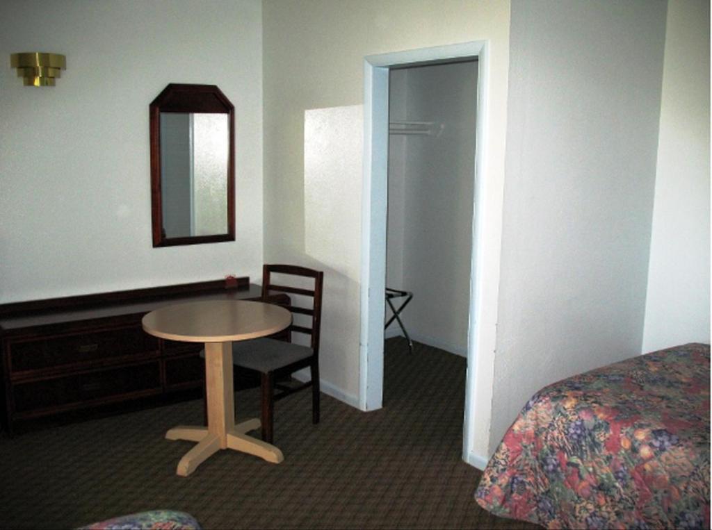 Golden West Motel Klamath Falls Exterior foto