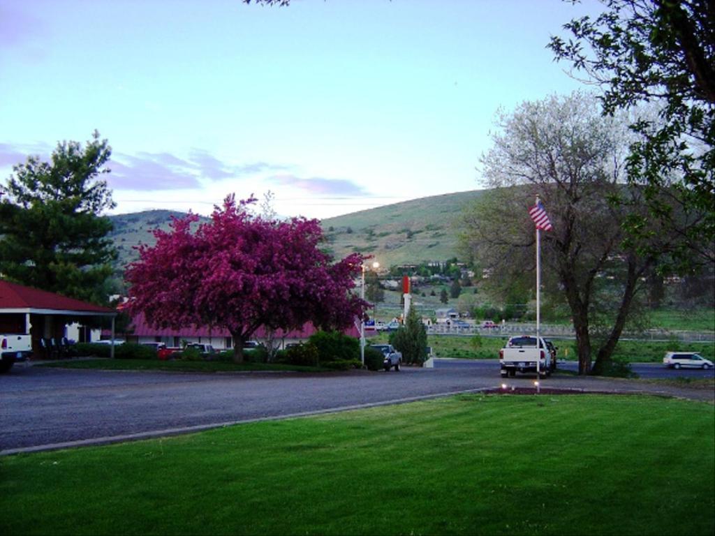Golden West Motel Klamath Falls Exterior foto